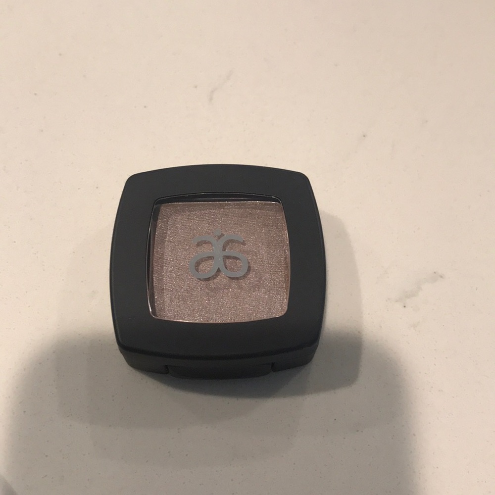 Arbonne eyeshadow